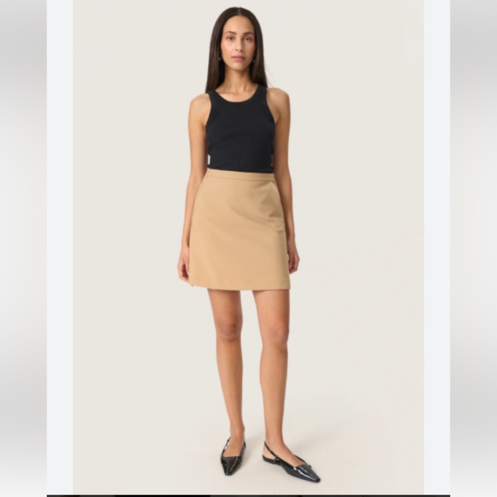 Minimalist outfit of ribbed tank and utility skirt - NWOT, size M